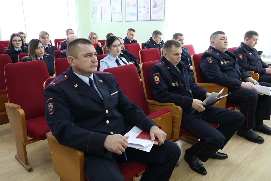 Состоялось совещание по подведению итогов оперативно-служебной деятельности межмуниципального отдела МВД РФ «Комсомольский» за 1 квартал 2025 года