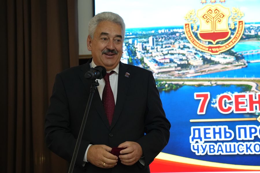Леонид Черкесов отметил роль профсоюзов Чувашии в защите прав трудящихся