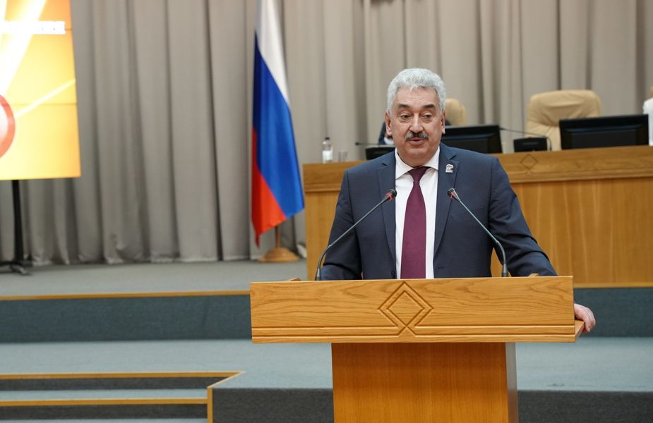 Поздравление Председателя Госсовета Чувашии Леонида Черкесова с Днем финансиста