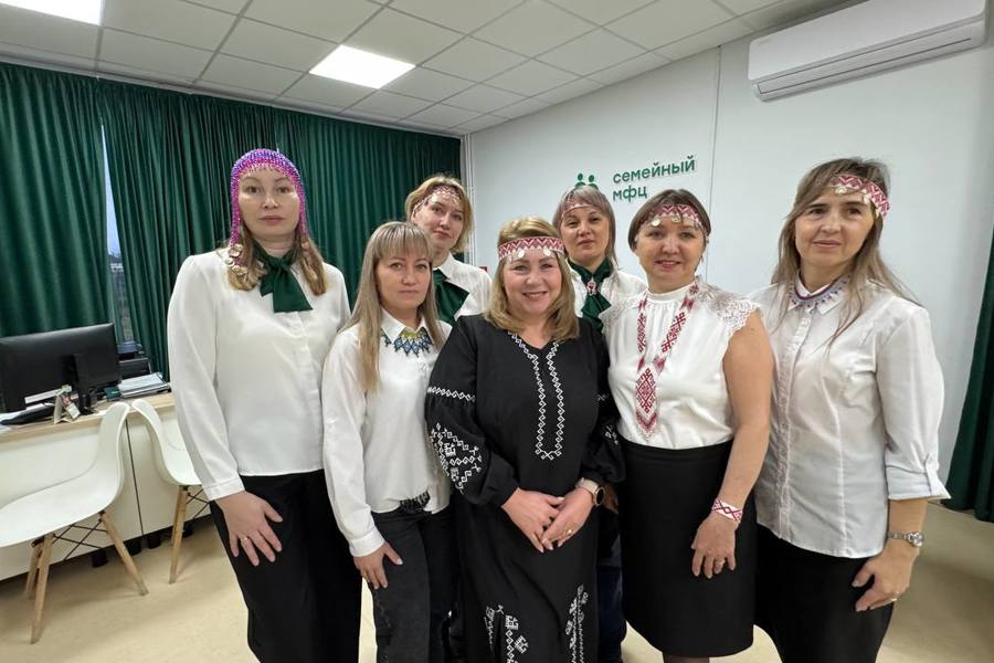 «На работу с вышивкой»