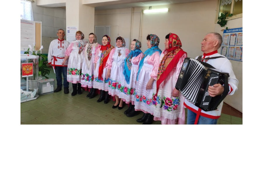 Творческий коллектив Малотаябинского СДК организовал выступление, посвященное выборам президента РФ «Наш выбор-Россия»