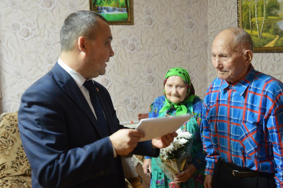 Долгожители-юбиляры округа продолжают принимать поздравления от Президента России