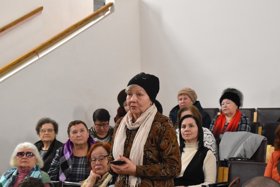 В Ядрине состоялся открытый диалог по проблемам ЖКХ