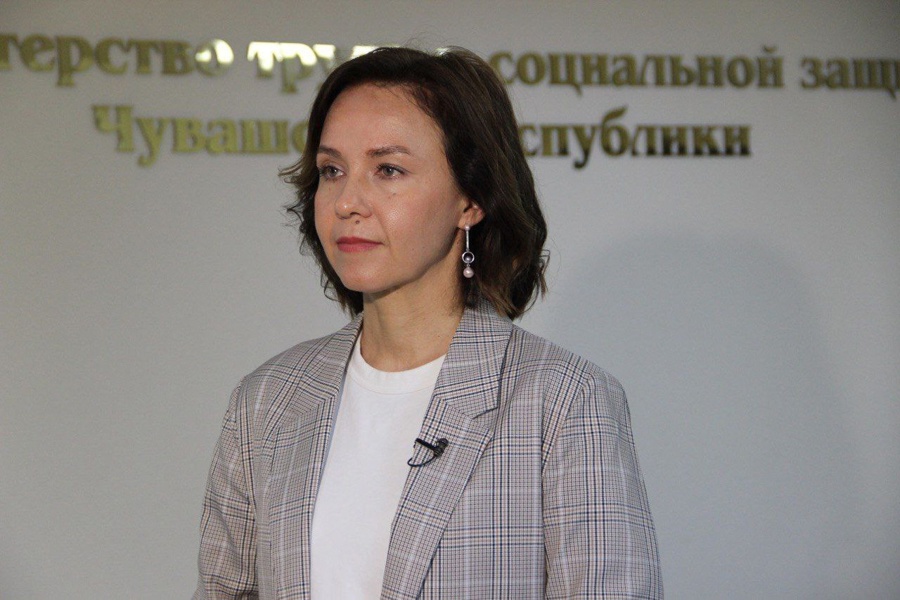 Поздравление министра труда Чувашии Алены Елизаровой С Днем службы занятости