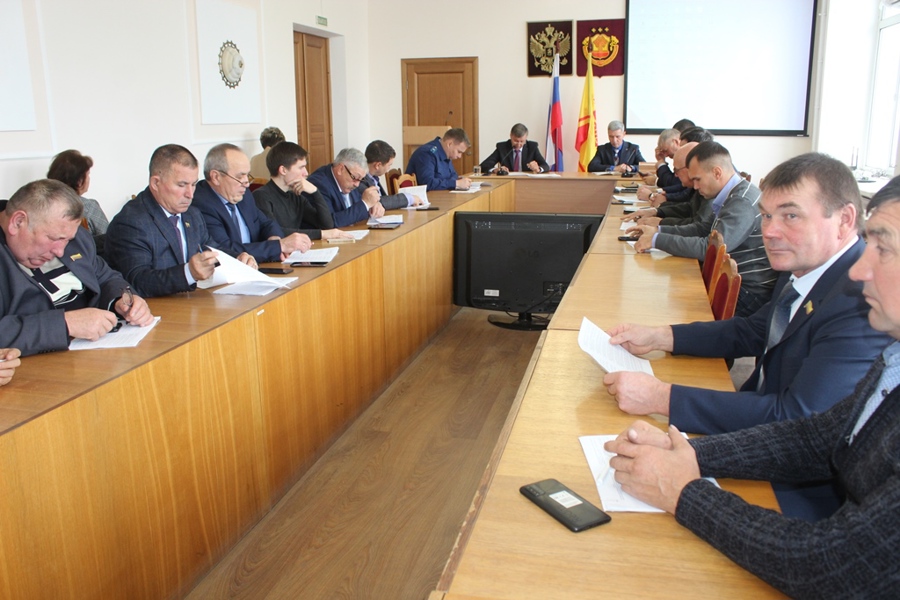 Состоялось пятнадцатое  заседание Собрания депутатов Урмарского муниципального округа