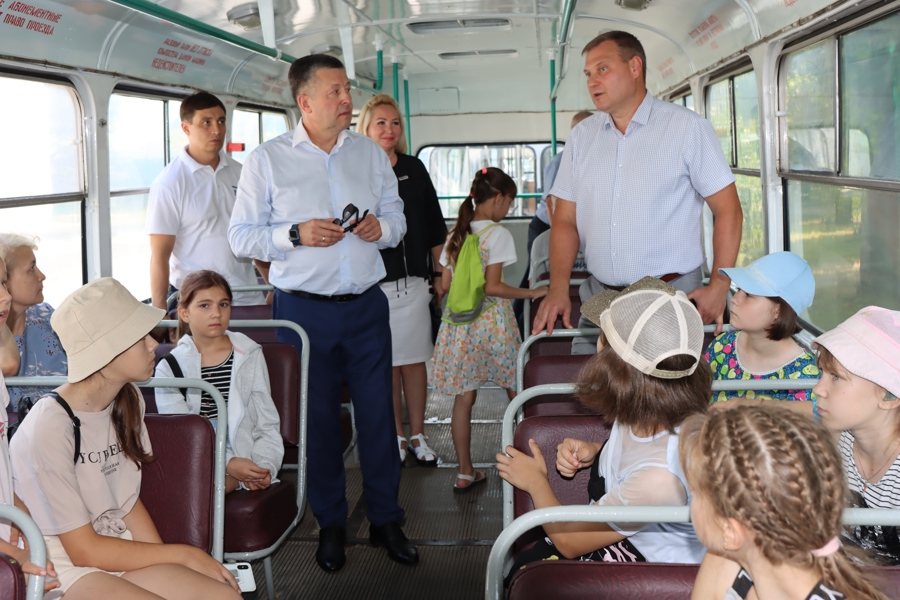 Проект «Я и город»: для чебоксарских школьников организовали экскурсию в Чувашское транспортное управление