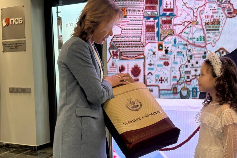 Алёна Елизарова подарила новогоднее чудо: сбылось желание талантливой школьницы Полины Фёдоровой