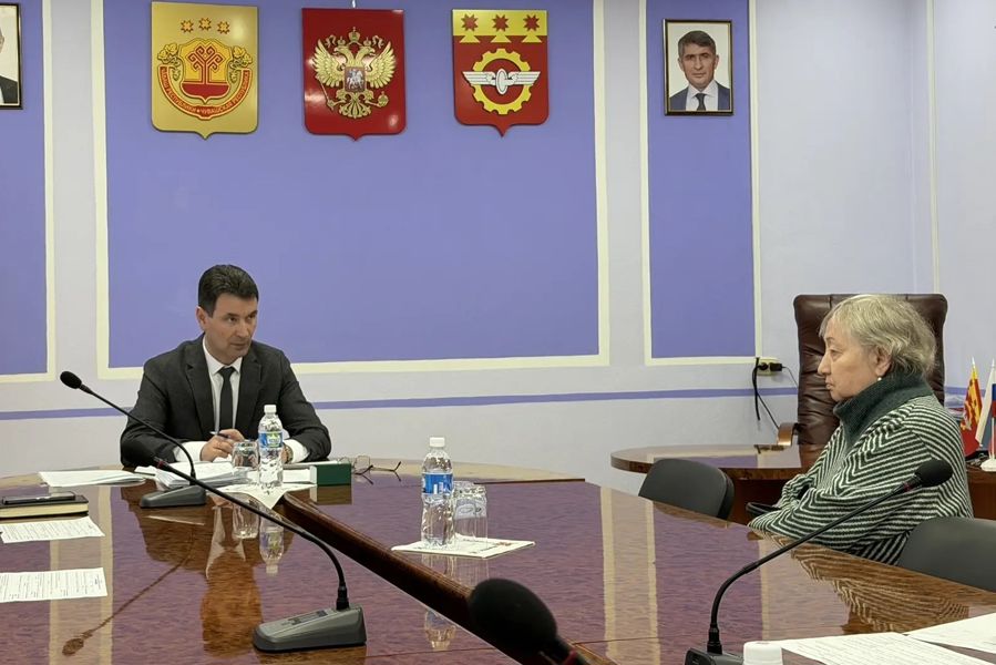 Глава Канашского округа Валерий Чернов провёл очередной приём граждан: вопросы жителей под личным контролем
