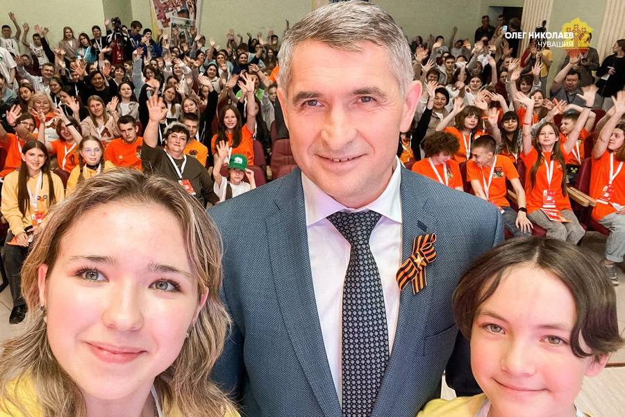 Олег Николаев отметил роль молодёжи в сохранении исторической памяти и формировании патриотического контента