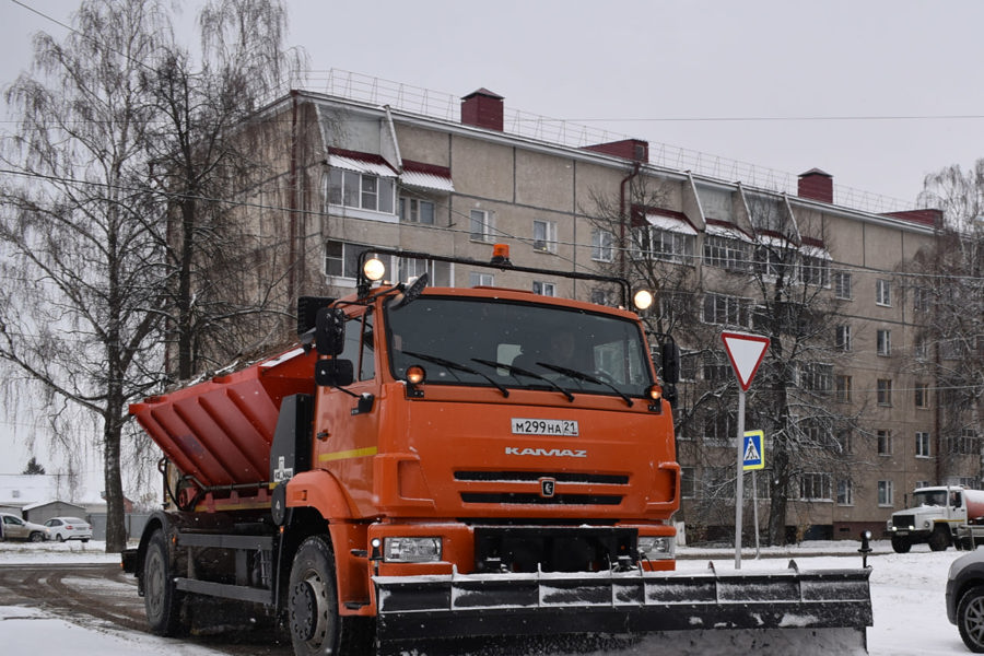 Ведутся работы по уборке снега на дорогах