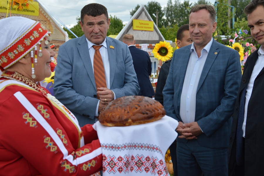 Эмир Бедертдинов в Янтиковском округе принял участие в празднике «Акатуй-2023»