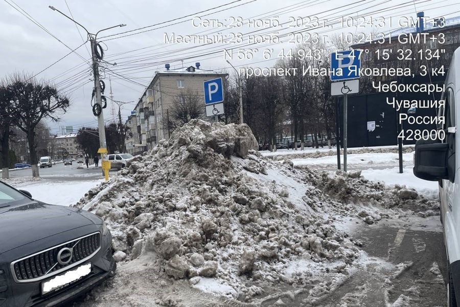 О неубранном снеге на городской муниципальной парковке можно сообщить в Телеграм