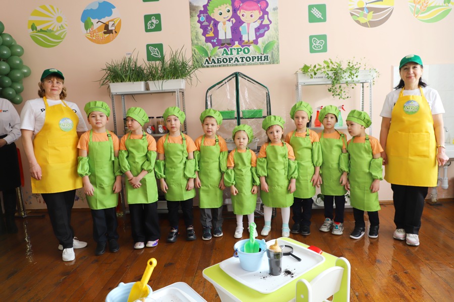 В МБОУ «Байдеряковская ООШ» состоялось торжественное открытие агролаборатории