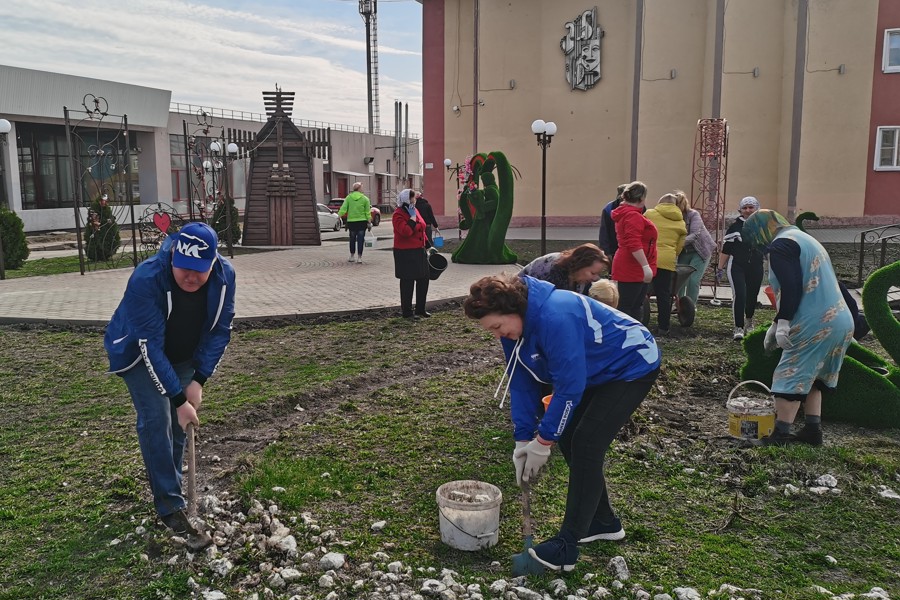 В Порецком округе проходят экологические субботники