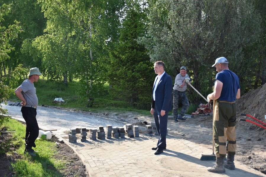 «Формирование комфортной городской среды»: Алексей Людков проинспектировал ход работ по благоустройству пешеходной зоны