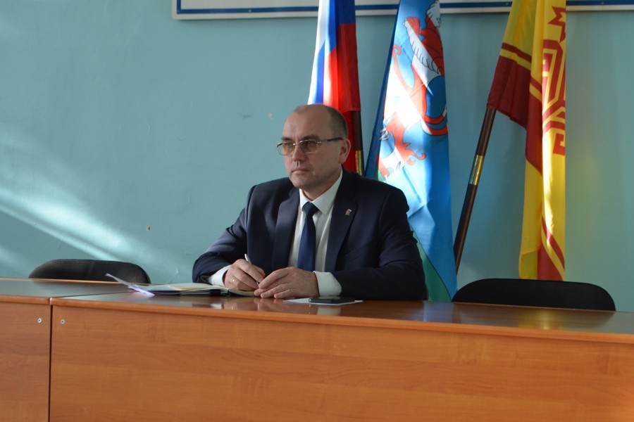 Глава Мариинско-Посадского округа Владимир Петров провел рабочее совещание