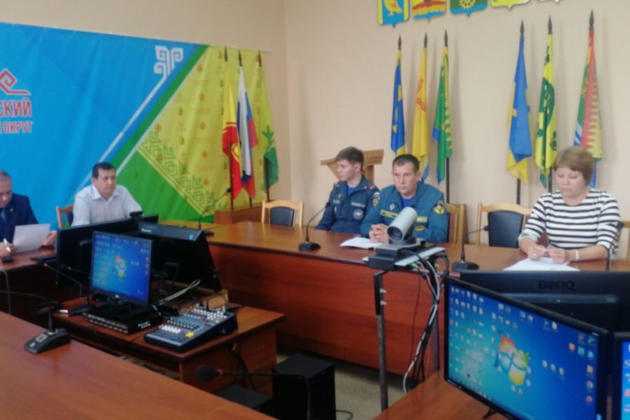 31 июля 2023 года глава Шемуршинского муниципального округа Александр Чамеев, провел  совещание с руководителями КФХ