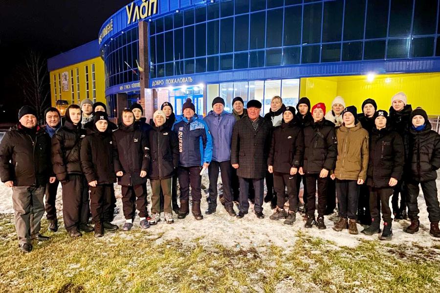 ХК «Яльчики» выехала на Всероссийские финальные соревнования юных хоккеистов «Золотая шайба»