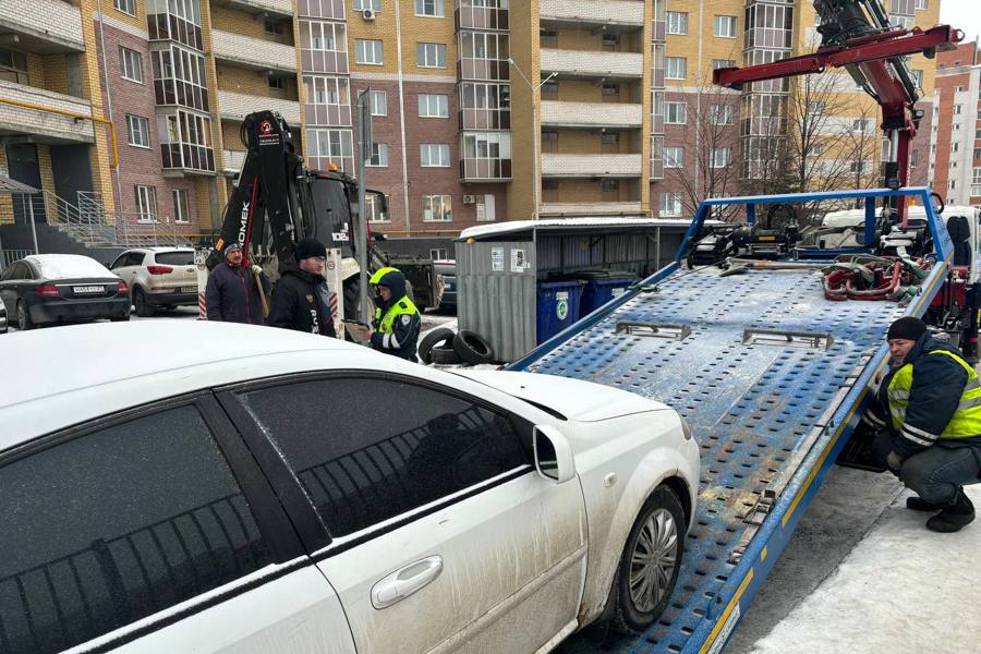 С территории незаконной парковки по  улице Гладкова эвакуировано 5 автомобилей