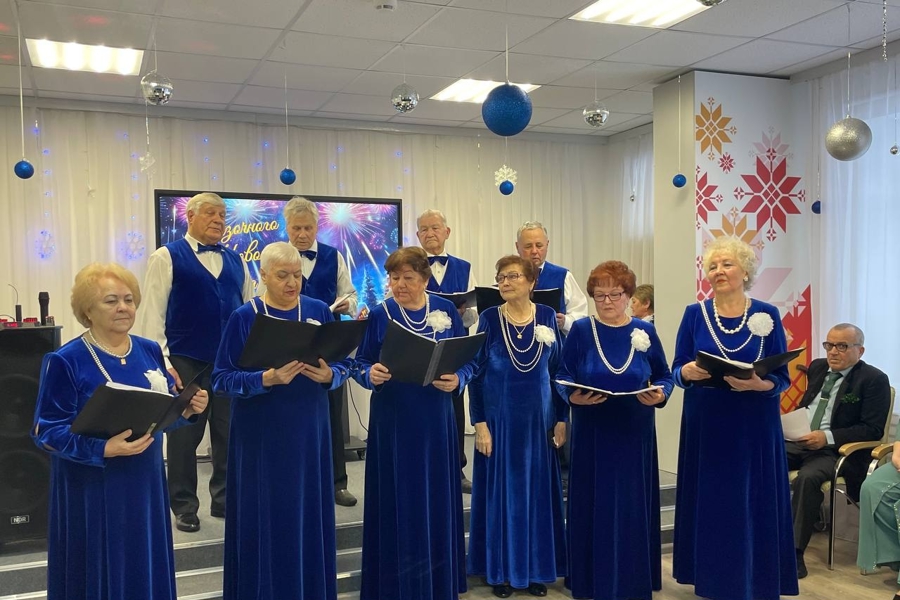 Шумерлинский КЦСОН проводит новогодний вечер «Галопом в Новый год»!