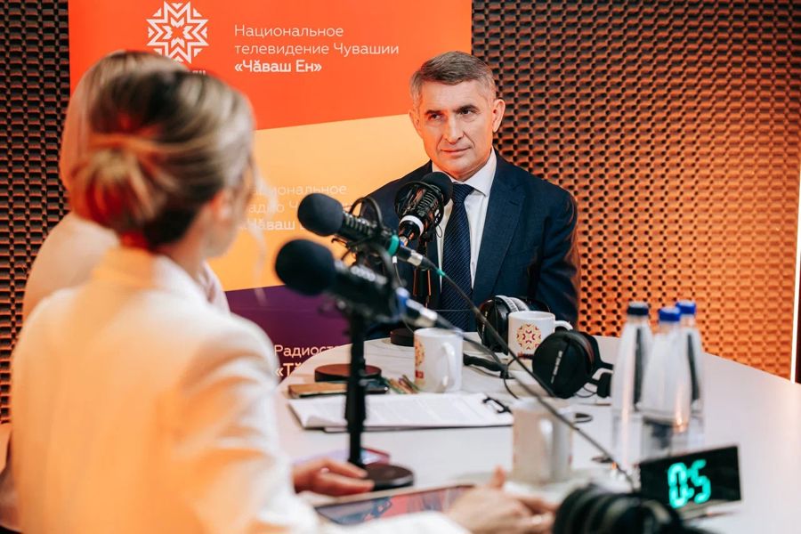 От космоса до социальных вопросов: о чём говорили на прямой линии с Главой Чувашии
