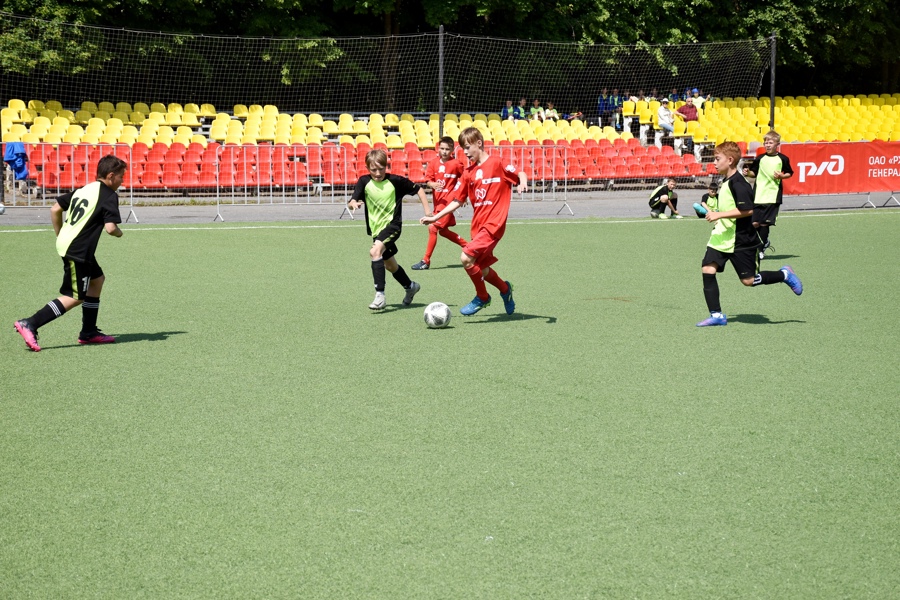 Юные футболисты Чувашии успешно ведут борьбу за «Кожаный мяч»