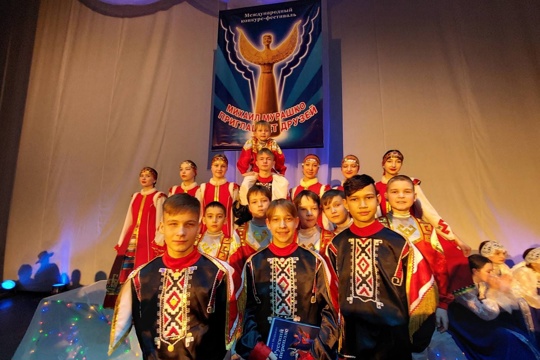 Народные ансамбли Чувашии «Сувар» и «Суварята» признаны лучшими  в России на фестивале в Марий Эл