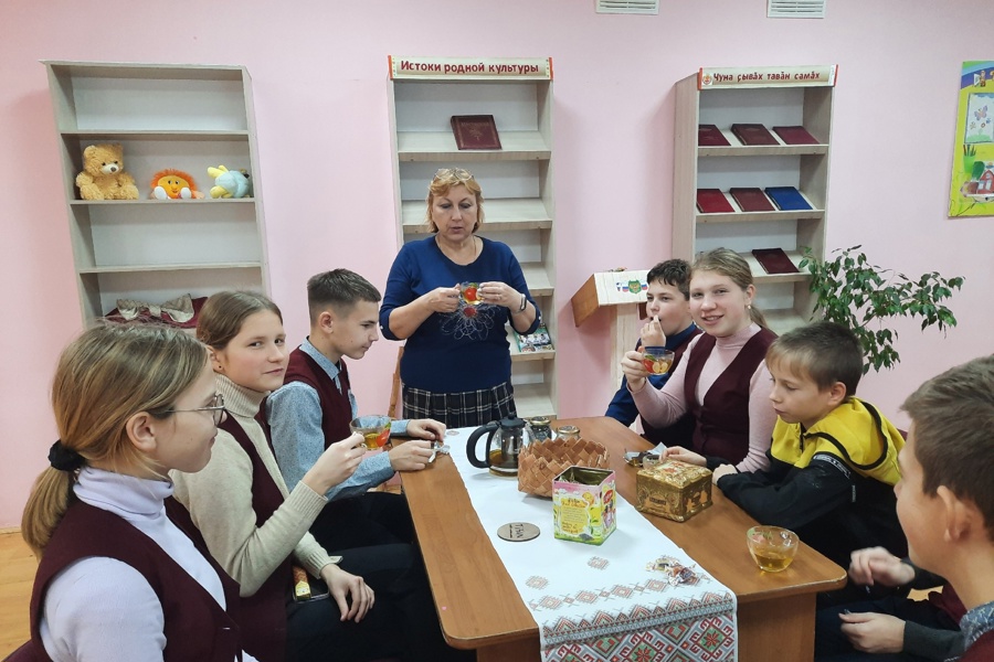Чайная церемония «В гостях у чая» в Алтышевской сельской библиотеке