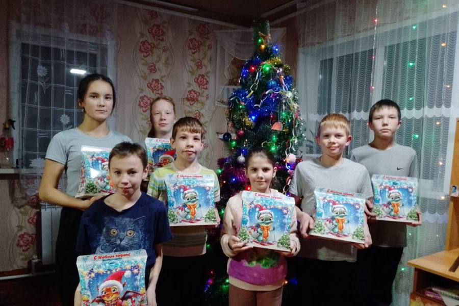 «Ёлка желаний»:  дети получили новогодние подарки от генерального директора ООО «Автофургон» Игоря Комарова
