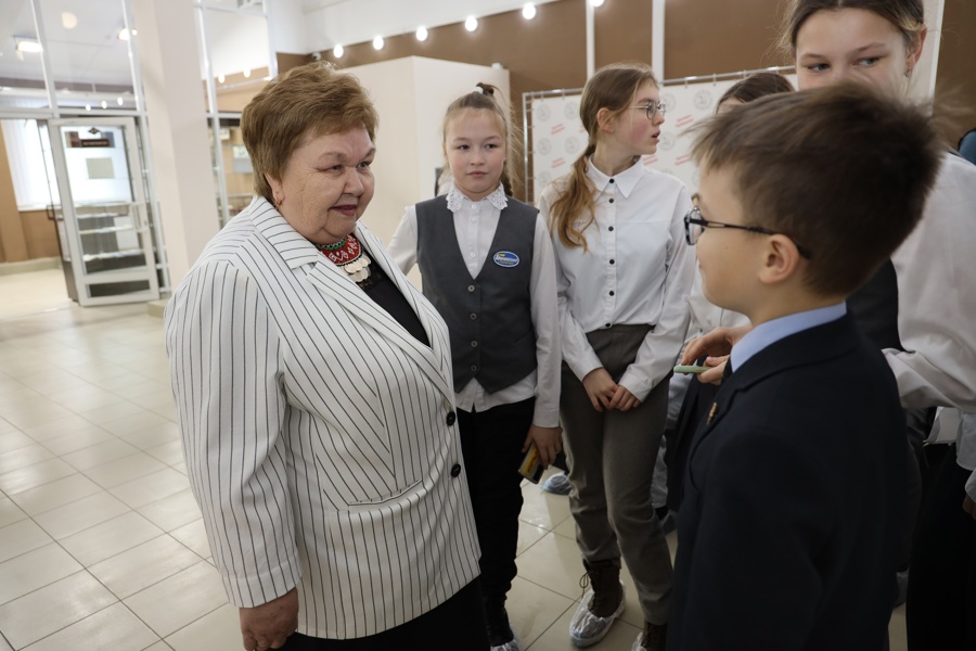 Государственный исторический архив Чувашской Республики посетили учащиеся гимназии