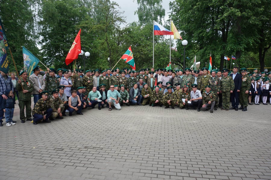 В городе Канаш состоялось торжественное мероприятие, посвященное Дню пограничника