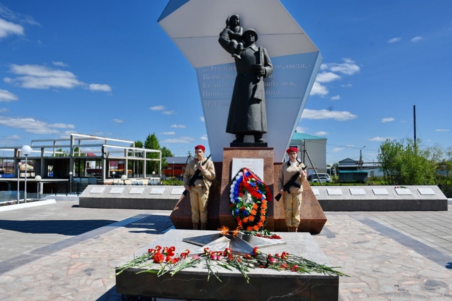 В Чувашии завершили работы по ремонту Обелиска Славы с вечным огнем в с. Батырево