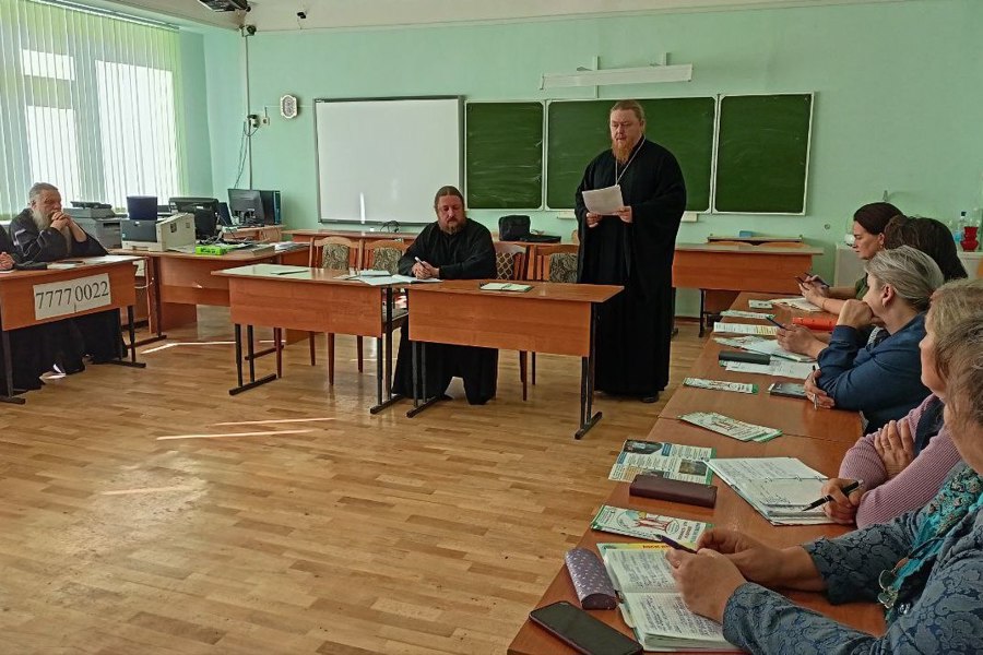 С участием духовенства округа обсуждены вопросы работы с молодёжью по профилактике правонарушений