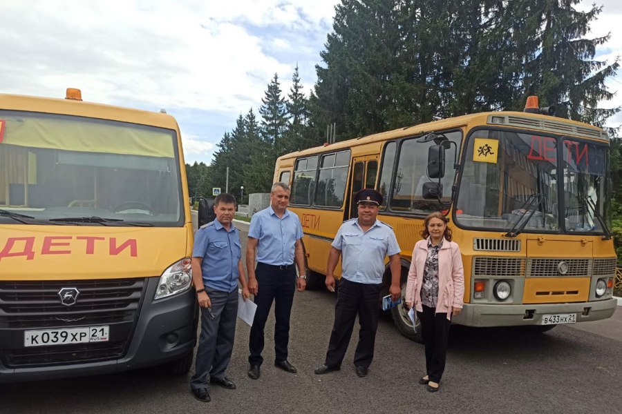 Проведена проверка технического состояния школьных автобусов