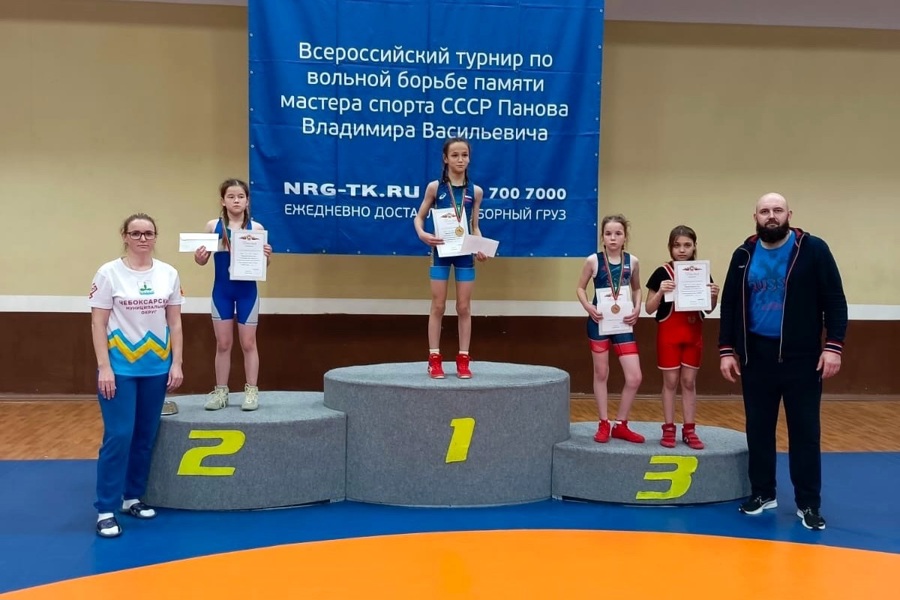 Спортсмены Чувашии выиграли медали первенства Поволжья по вольной борьбе