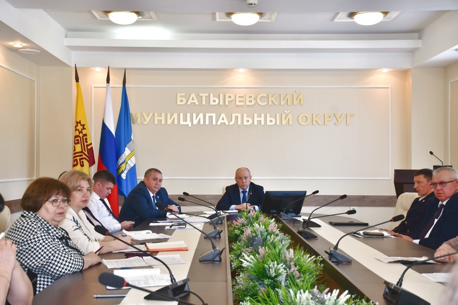 Глава Батыревского  муниципального округа Рудольф Селиванов провел еженедельное совещание