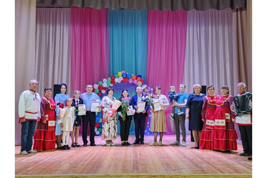 В Малотаябинском территориальном отделе открыли творческий сезон с конкурсно-музыкальной программой «И снова мы вместе…»