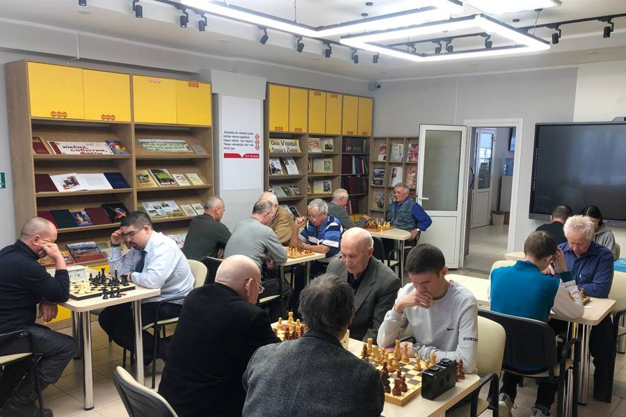 Жители округа встретились за шахматными досками, чтобы сразиться в интеллектуальной битве