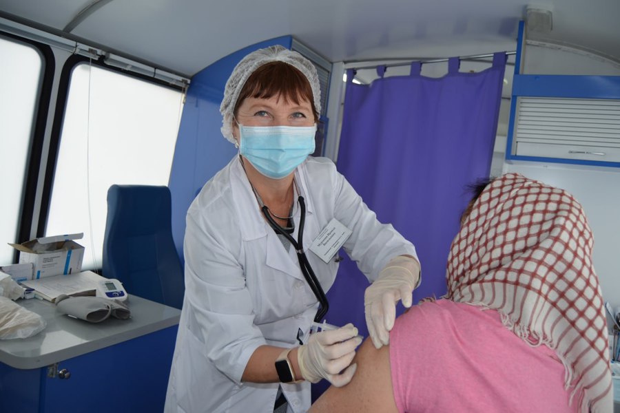 Сезон простуд: пора вакцинироваться от COVID-19 и соблюдать меры профилактики