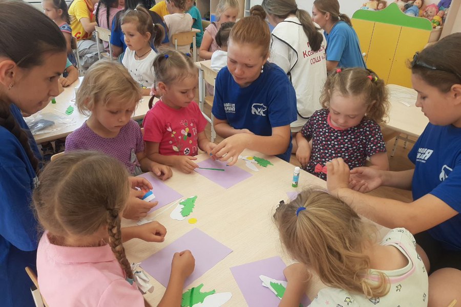 В канун Дня семьи, любви и верности активисты округа провели мастер-классы в детских садах