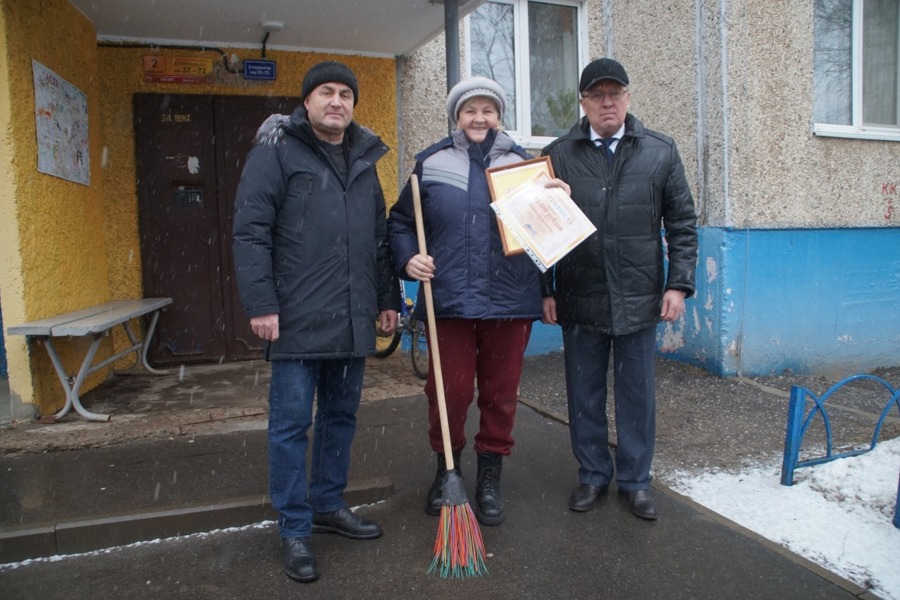 В Чебоксарах определили лучших дворников января