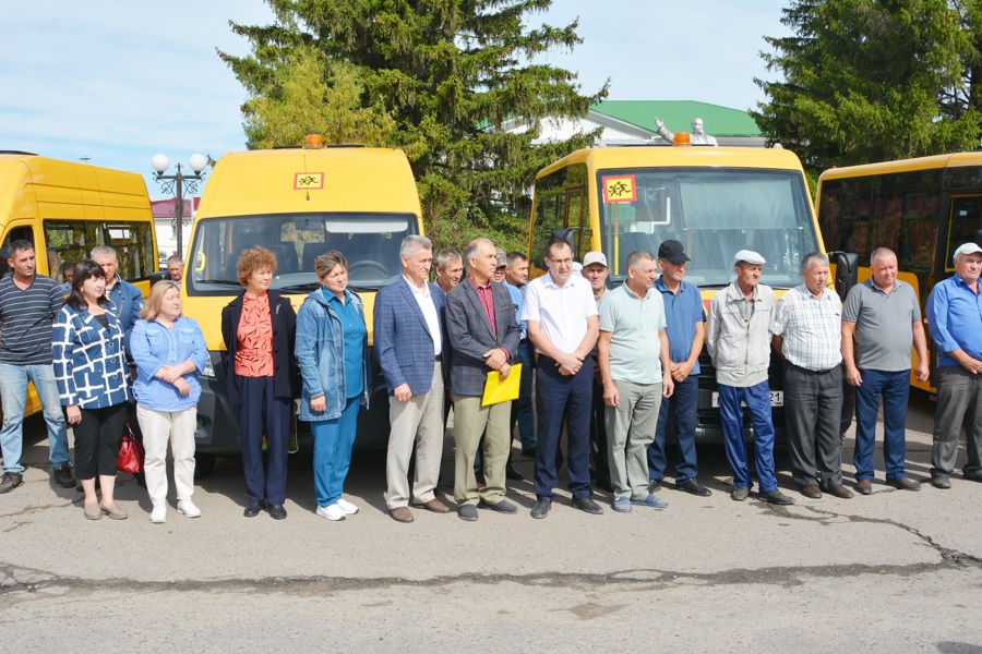 В Батыревском муниципальном округе провели осмотр школьных автобусов