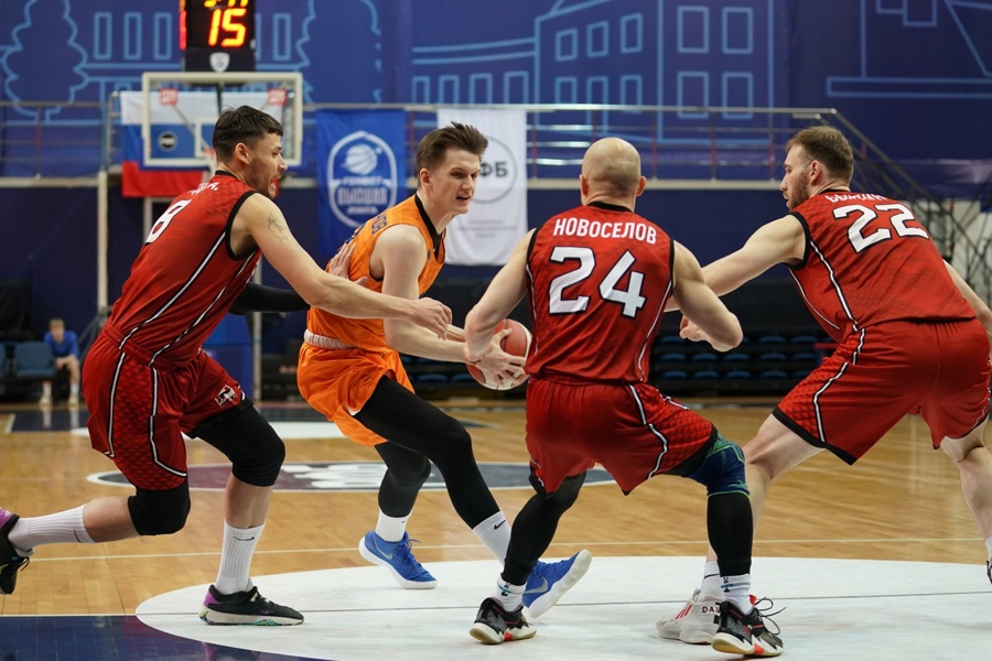 Баскетбольная команда «Чебоксарские ястребы» вышли в полуфинал Высшей лиги Чемпионата России