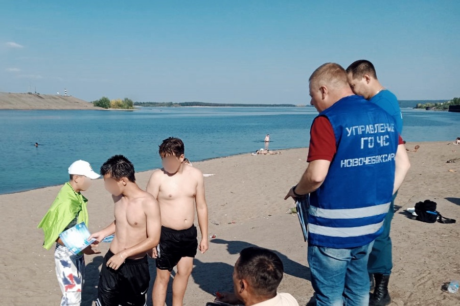Сотрудники ГКЧС Чувашии провели профилактический рейд в Новочебоксарске: составлены протоколы за купание под знаком «Купаться запрещено»