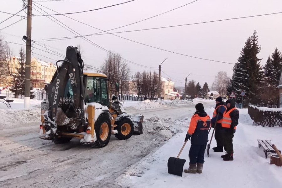 В Мариинско-Посадском округе ведется работа по очистке дорог от снега