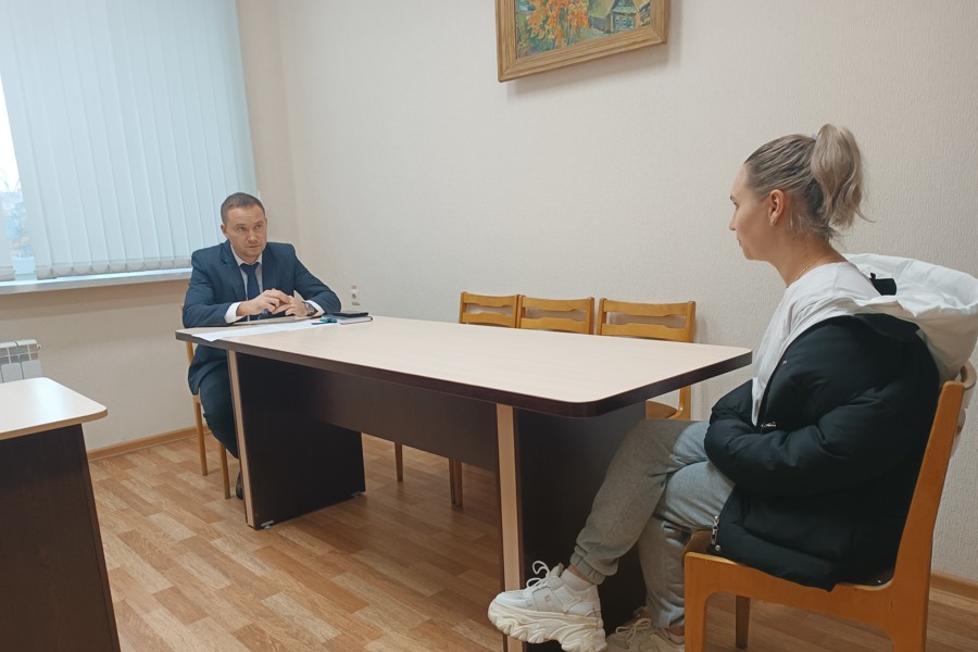 И.о. главы администрации Калининского района Денис Скворцов провёл приём граждан