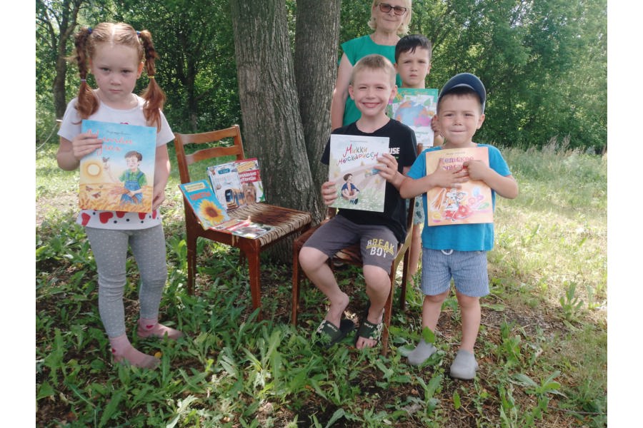 Книжная лотерея «Летнее настроение с книгой» в Полевобуртасской сельской библиотеке