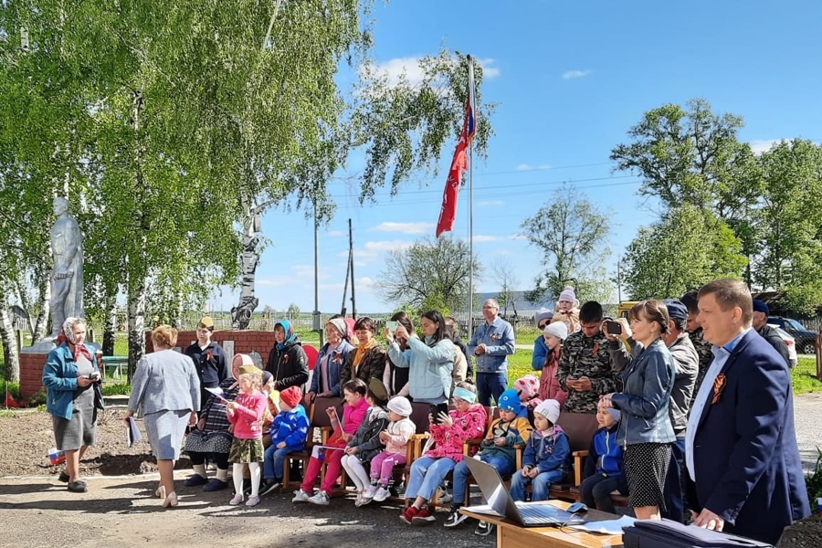 Торжественный митинг прошел в пос. Красный Октябрь