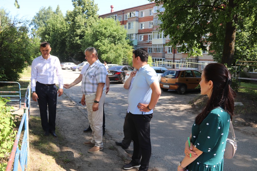 Национальный проект «Жилье и городская среда»:в Новочебоксарске продолжаются работы по благоустройству сквера Молодежный