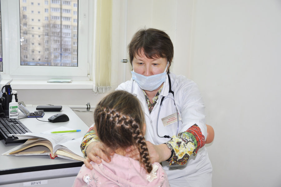 Врач-детский эндокринолог Елена Петрова рассказала об эндокринных заболеваниях у детей: как вовремя заподозрить и что делать